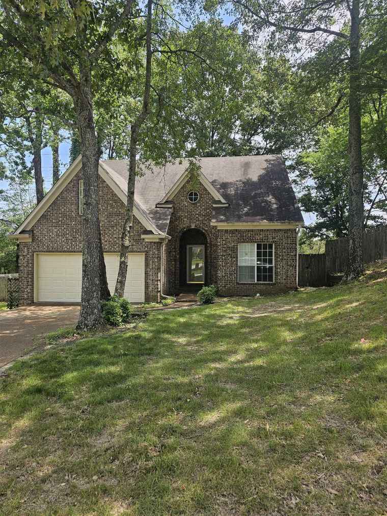 Photo of 222 Walnut Trace Dr Memphis, TN 38018