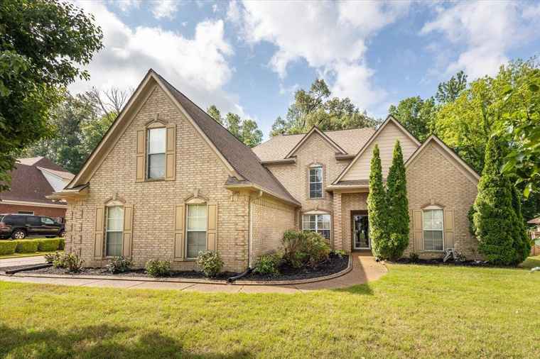 Photo of 6495 Wells Grove Cv Bartlett, TN 38135