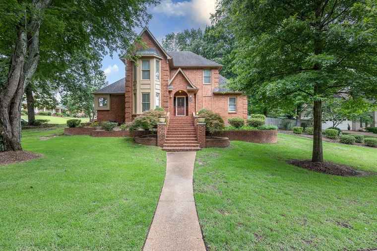 Photo of 2557 Horsham Dr Germantown, TN 38139