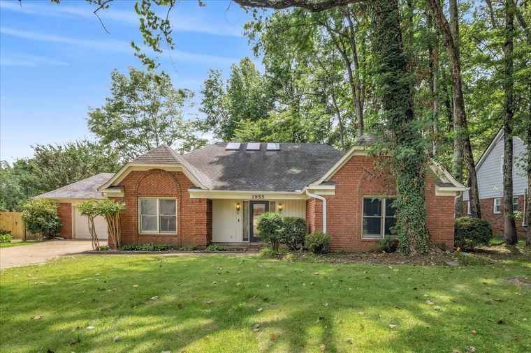 Photo of 1955 Mt Badon Ln Memphis, TN 38016