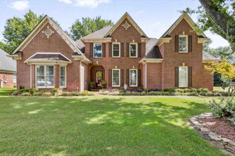 Photo of 8851 Pembroke Ellis Dr Bartlett, TN 38133