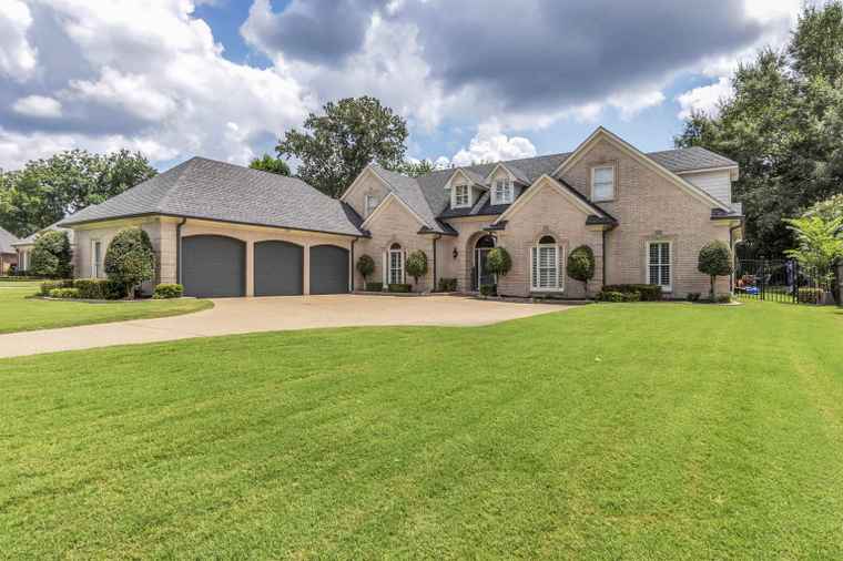 Photo of 8945 Cedar Hollow Cv Cordova, TN 38016
