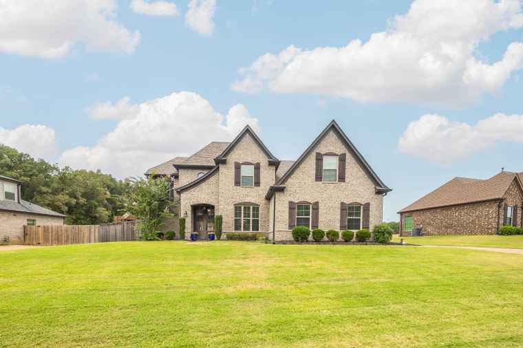 Photo of 5023 Farmland Way Bartlett, TN 38002