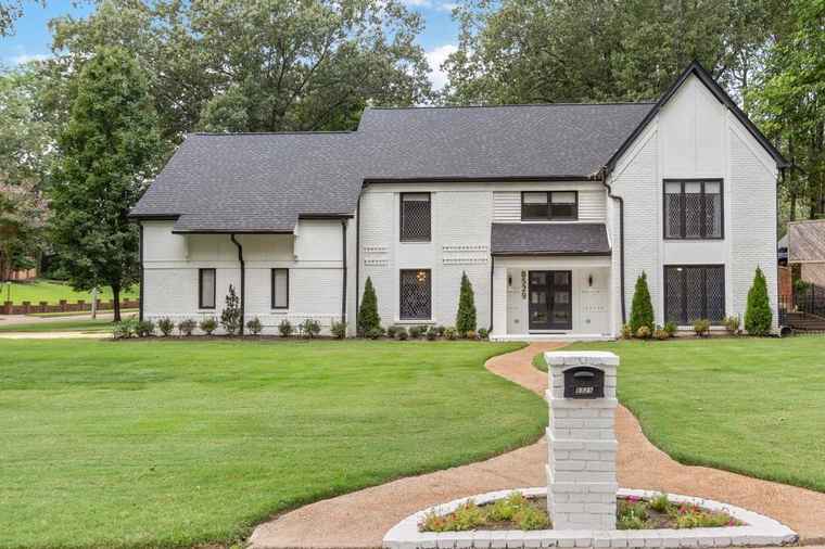Photo of 8529 Hunters Horn Dr Germantown, TN 38138