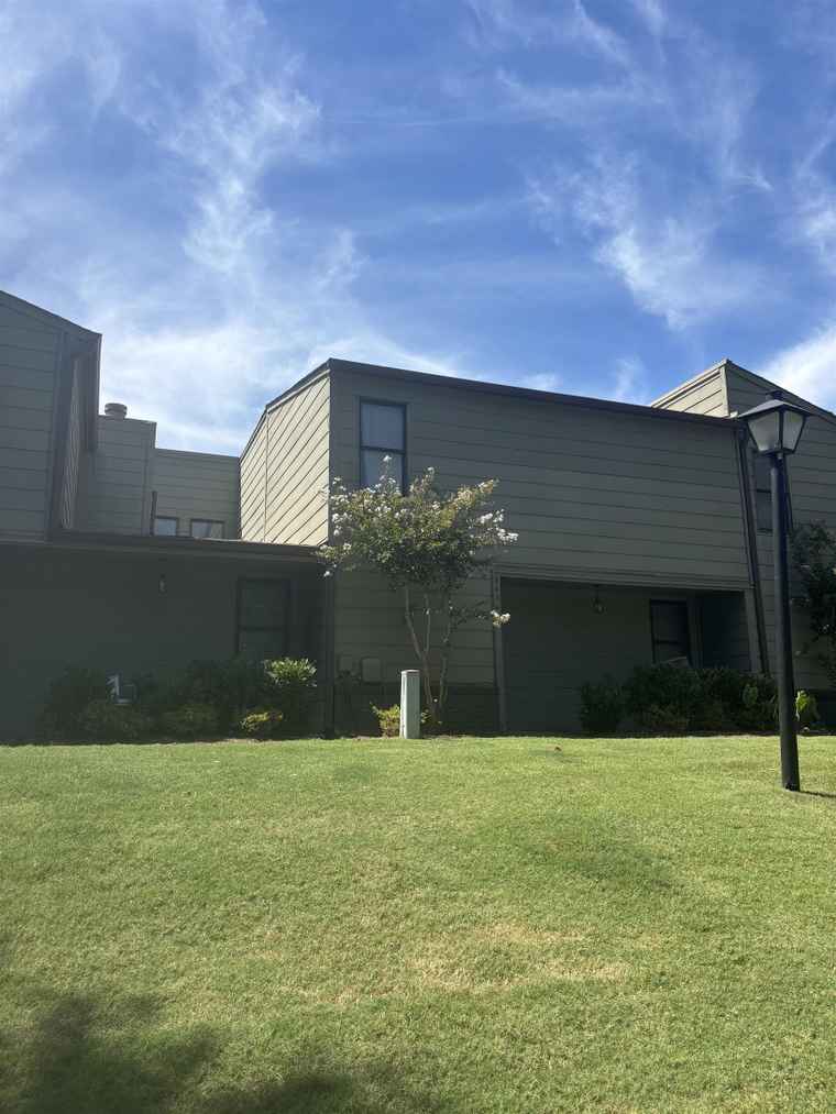 Photo of 8476 Rothchild Dr #39 Germantown, TN 38139