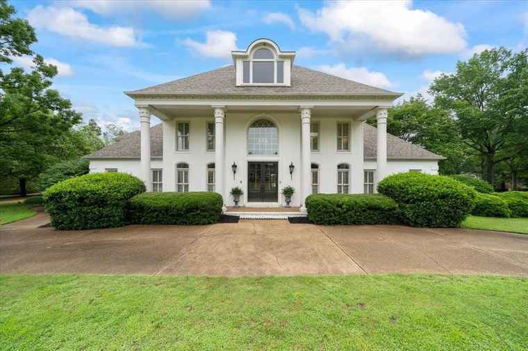 Photo of 3324 Bedford Ln Germantown, TN 38139