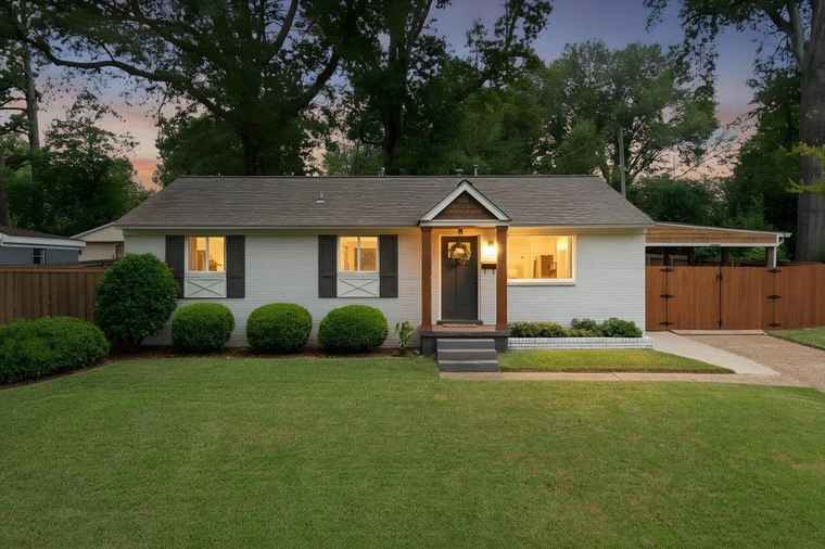 Photo of 5196 Edenshire Ave Memphis, TN 38117