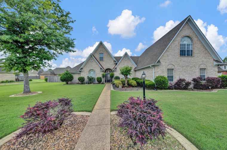 Photo of 4587 Barkley Manor Dr Collierville, TN 38017