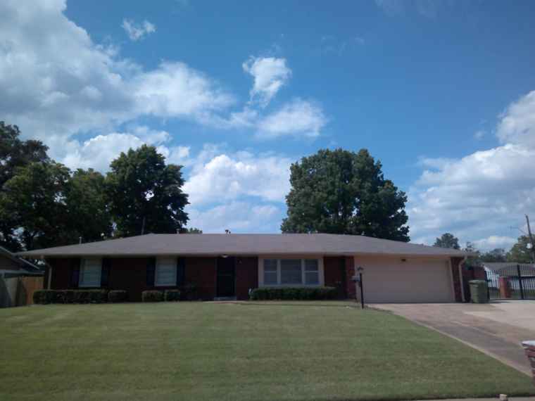 Photo of 5064 Ridgewood Dr Memphis, TN 38116