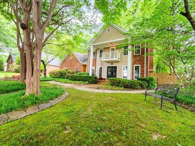 Photo of 542 Country Springs Dr Collierville, TN 38017