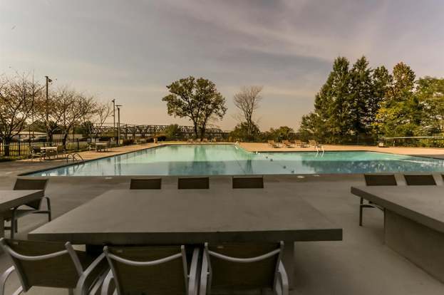 655 Riverside Dr