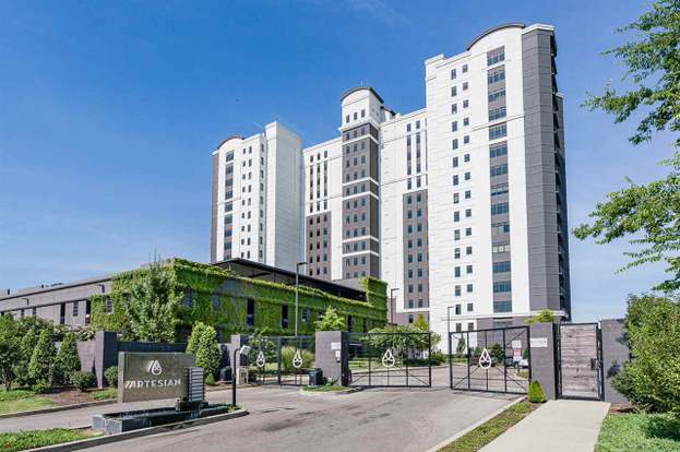 717 Riverside Dr 1106 Memphis Tn 38103 3 Beds 3 Baths
