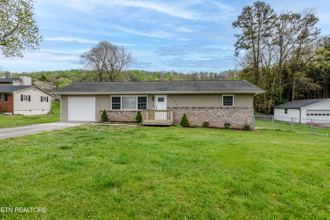 4224 Felty Dr, Knoxville, TN 37918 | MLS# 1259097 | Redfin