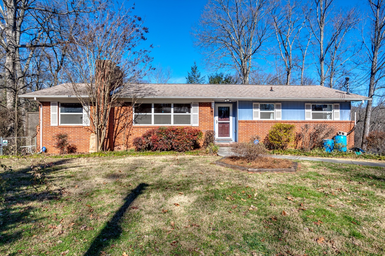 homes for sale with mother in law suite knoxville tn