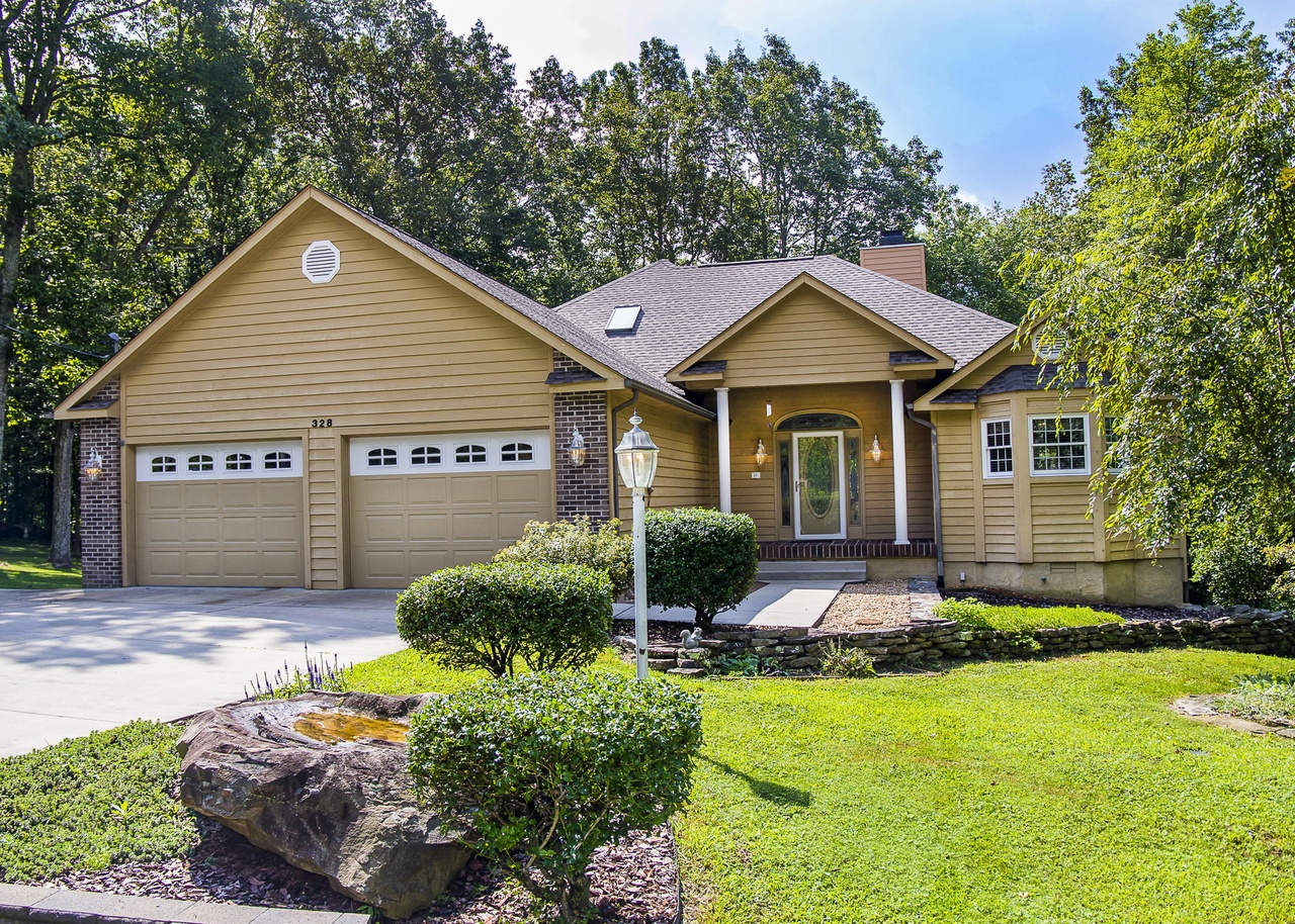 328 Lakeview Dr, Crossville, TN 38558 MLS 1127931 Redfin