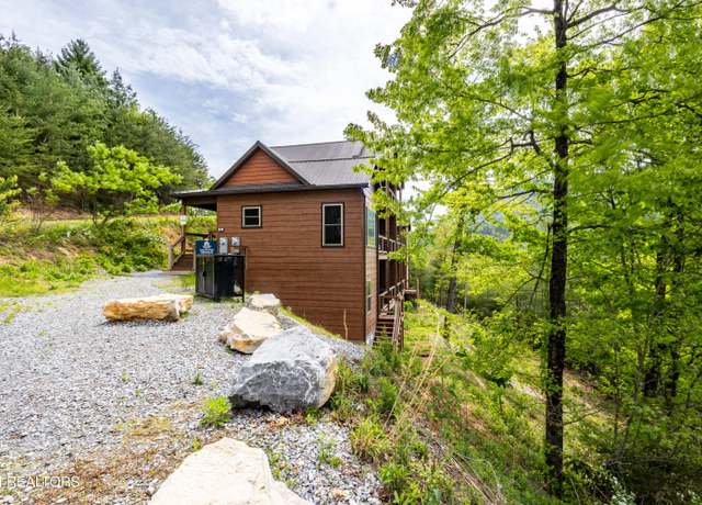 Property at 4228 Wears Valley Rd Unit 92, Sevierville, TN 37862, 2 beds, 2.5 baths