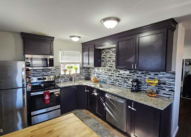 Property at 286 S Benedict Ave, Oak Ridge, TN 37830, 3 beds, 2 baths