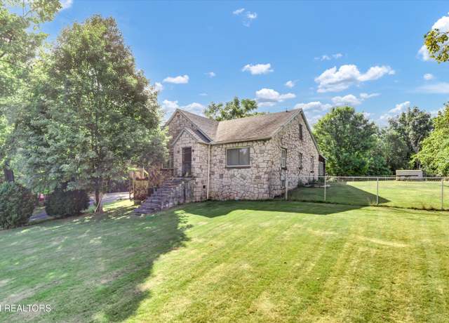 Property at 912 E Hendron Chapel Rd, Knoxville, TN 37920, 4 beds, 2 baths