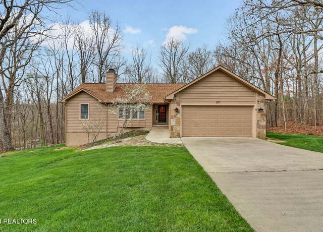 Property at 207 Overlook Ln, Crossville, TN 38558, 3 beds, 2 baths