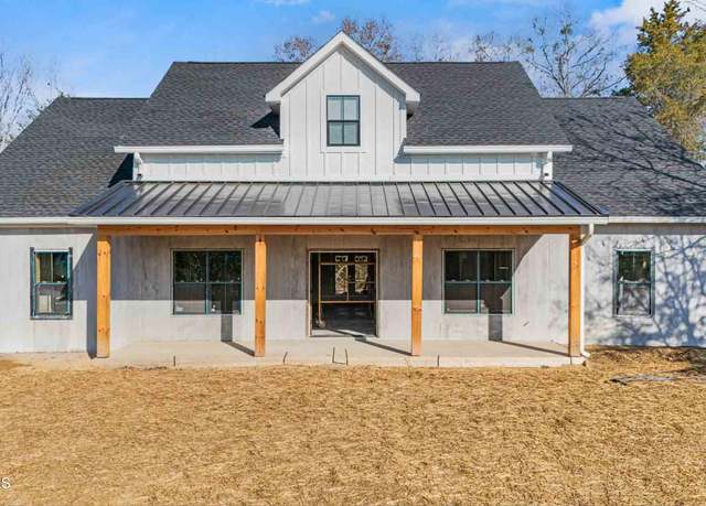 Property at 429 Quiet Cv Way, Dandridge, TN 37725, 4 beds, 3.5 baths