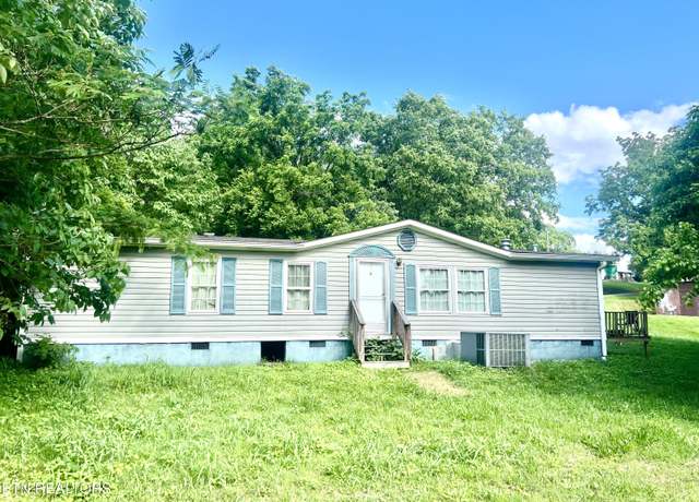 Property at 139 Galyon St, Sweetwater, TN 37874, 3 beds, 2 baths