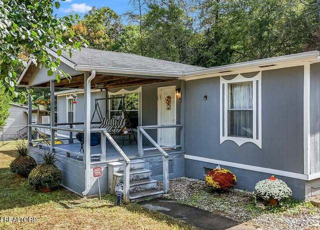 Property at 2525 Old Harriman Hwy, Oliver Springs, TN 37840, 3 beds, 2 baths