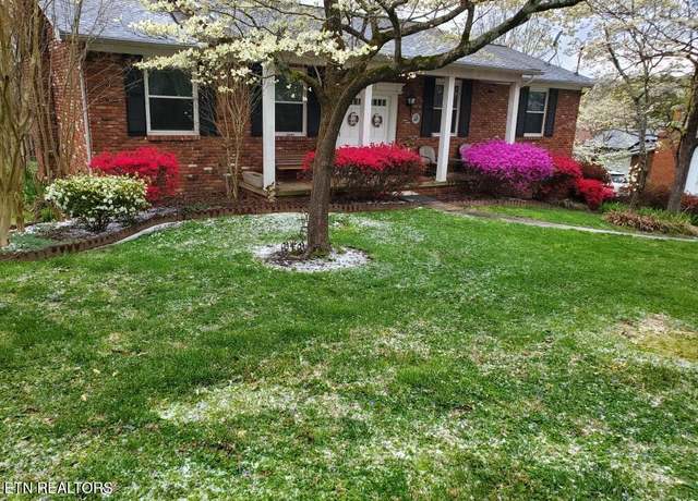 Property at 1005 Tokalon Dr, Knoxville, TN 37932, 4 beds, 3 baths
