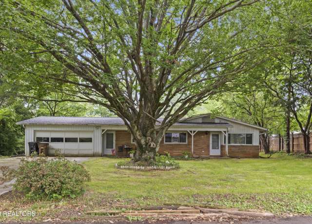 Property at 205 Newcastle Rd, Knoxville, TN 37909, 4 beds, 2 baths