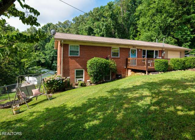 Property at 502 Crestwood Dr, Clinton, TN 37716, 5 beds, 2 baths