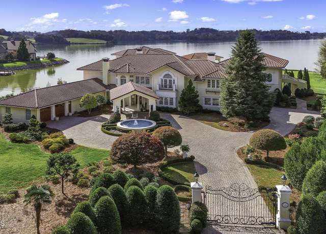Property at 10824 Westland Dr, Knoxville, TN 37922, 5 beds, 6.5 baths