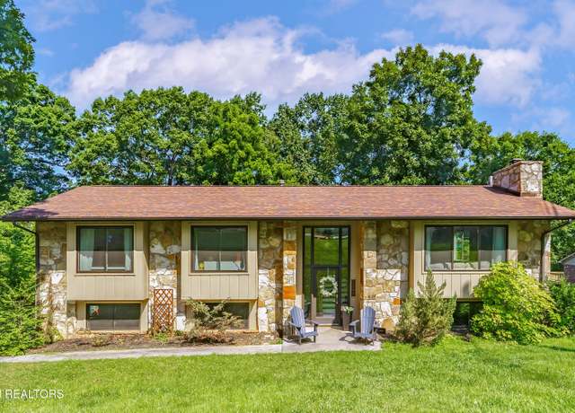 Property at 2647 May Ave, Maryville, TN 37804, 4 beds, 3 baths