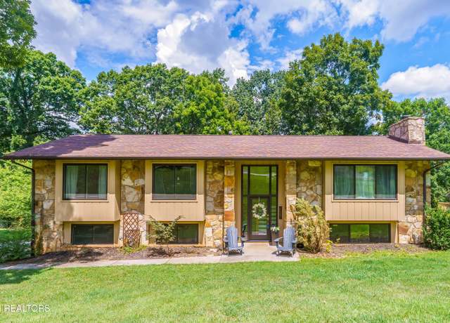 Property at 2647 May Ave, Maryville, TN 37804, 4 beds, 3 baths