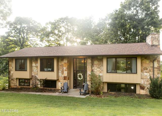 Property at 2647 May Ave, Maryville, TN 37804, 4 beds, 3 baths