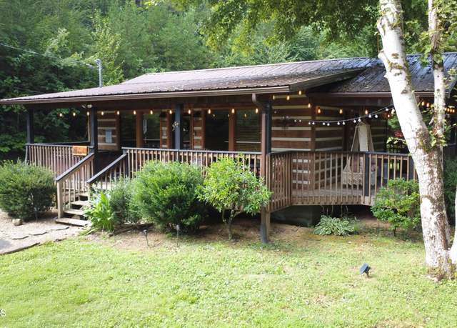 Property at 4428 Grindstone Ridge Rd, Pigeon Forge, TN 37863, 2 beds, 3 baths