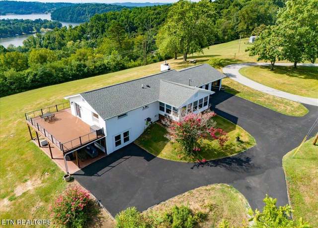 Property at 166 Short St, Kingston, TN 37763, 3 beds, 3 baths