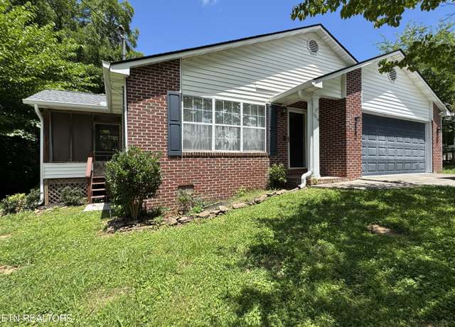 Property at 1014 Everett Ave, Maryville, TN 37804, 3 beds, 2 baths