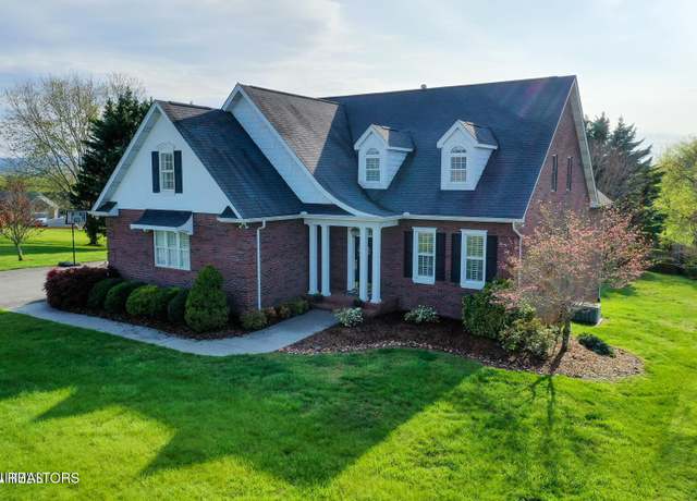 Property at 3813 Crescent Ridge Ct, Maryville, TN 37804, 5 beds, 3.5 baths