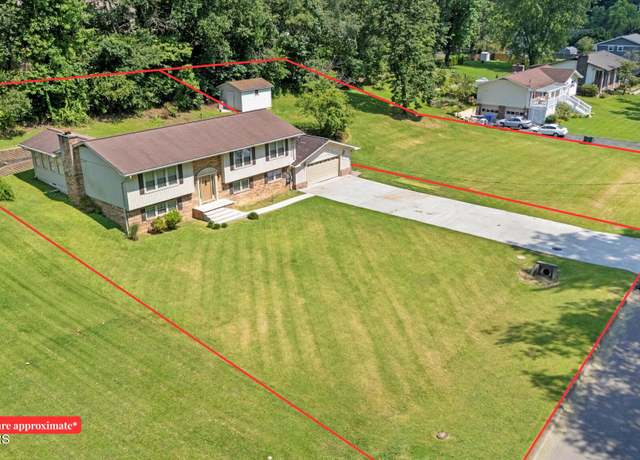 Property at 622 Woodland Dr, Clinton, TN 37716, 4 beds, 2.5 baths