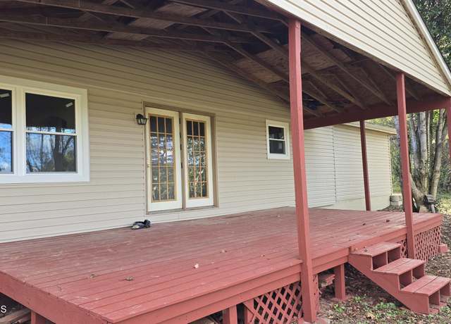 Property at 1225 Snodgrass Rd, New Tazewell, TN 37825, 2 beds, 2 baths