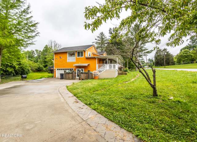 Property at 720 Oliver Rd, Knoxville, TN 37920, 4 beds, 3.5 baths