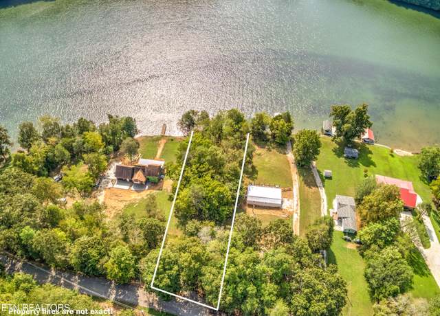 Property at 410 Lakecrest Dr, Harriman, TN 37748