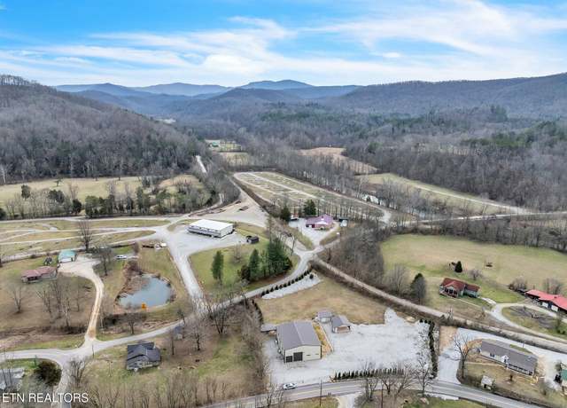 Property at 1988 Winona Rd, Huntsville, TN 37756, 4 beds, 4 baths