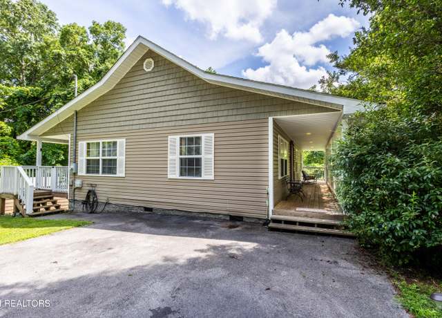 Property at 460 Red Bud Ln, Sevierville, TN 37876, 3 beds, 2 baths
