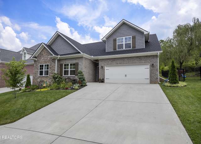 Property at 1053 Green Meadow Ln, Lenoir City, TN 37771, 3 beds, 2.5 baths