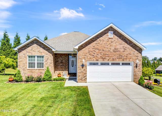 Property at 2106 Zion Dr, Sevierville, TN 37862, 3 beds, 2 baths