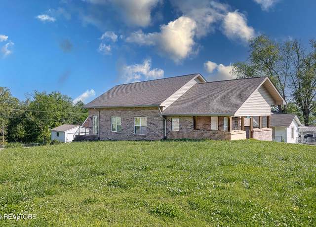 Property at 512 W 5th Ave, Lenoir City, TN 37771, 3 beds, 1 bath