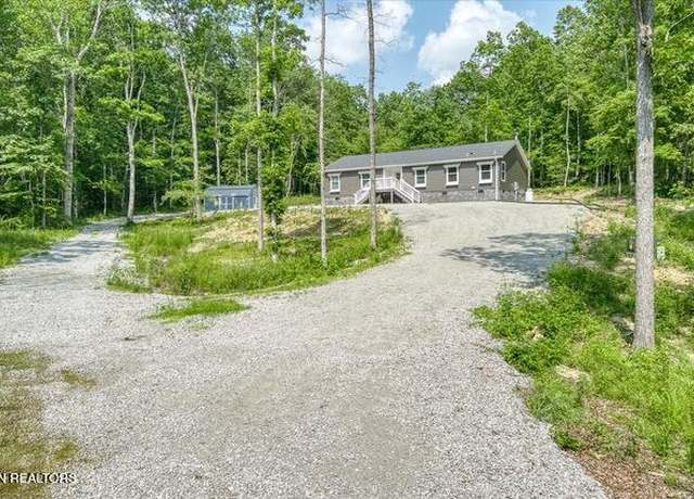 Property at 101 Woods Hollow Ln, Crossville, TN 38571, 3 beds, 2 baths