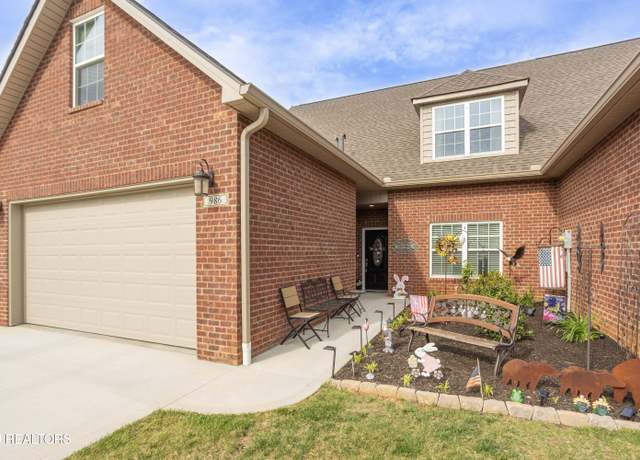 Property at 986 Meadow Walk Ln, Lenoir City, TN 37772, 3 beds, 3 baths