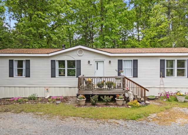 Property at 4909 Bogard Rd, Cosby, TN 37722, 4 beds, 2 baths