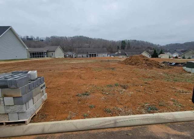 Property at 222 Mossy Rock Rd, Clinton, TN 37716, 3 beds, 2 baths